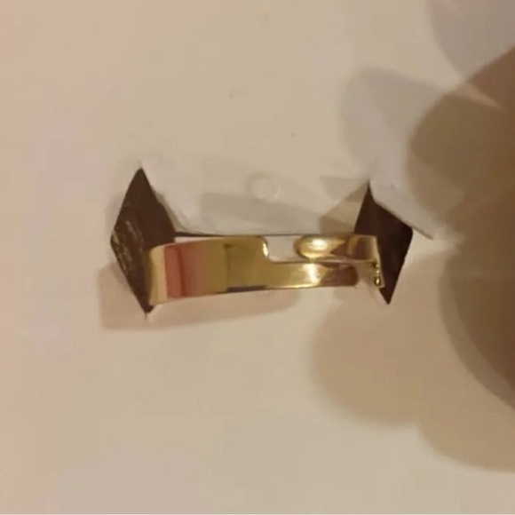 New Heart Shaped Oversized Ring - Picture 3 of 4